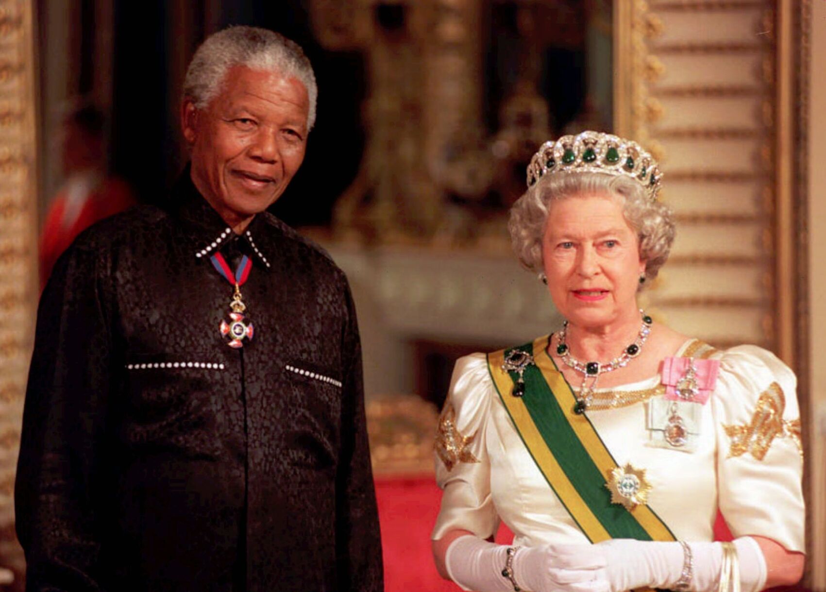 1996: Nelson Mandela and Queen Elizabeth II